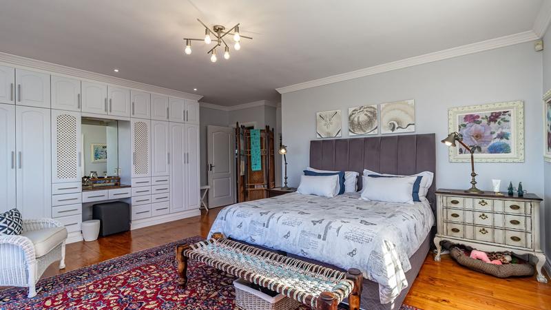 5 Bedroom Property for Sale in Southern Cross Western Cape